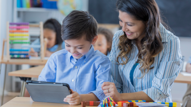 Tantangan Menjadi Guru Kreatif Era Digital: Transformasi Fasilitator